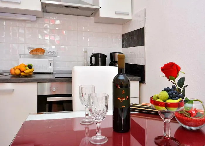 Appartement Dijana 1 *