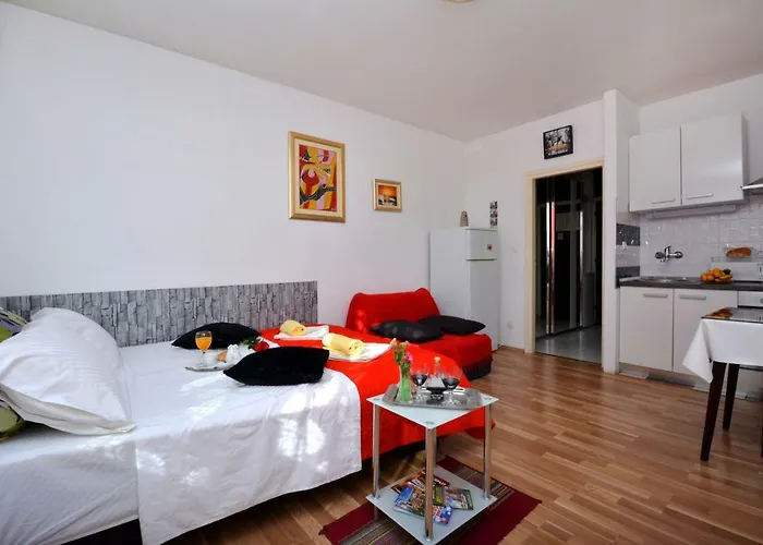 Apartman Dijana 1 *