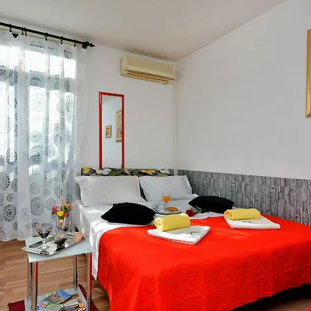 Dijana 1 Apartment
